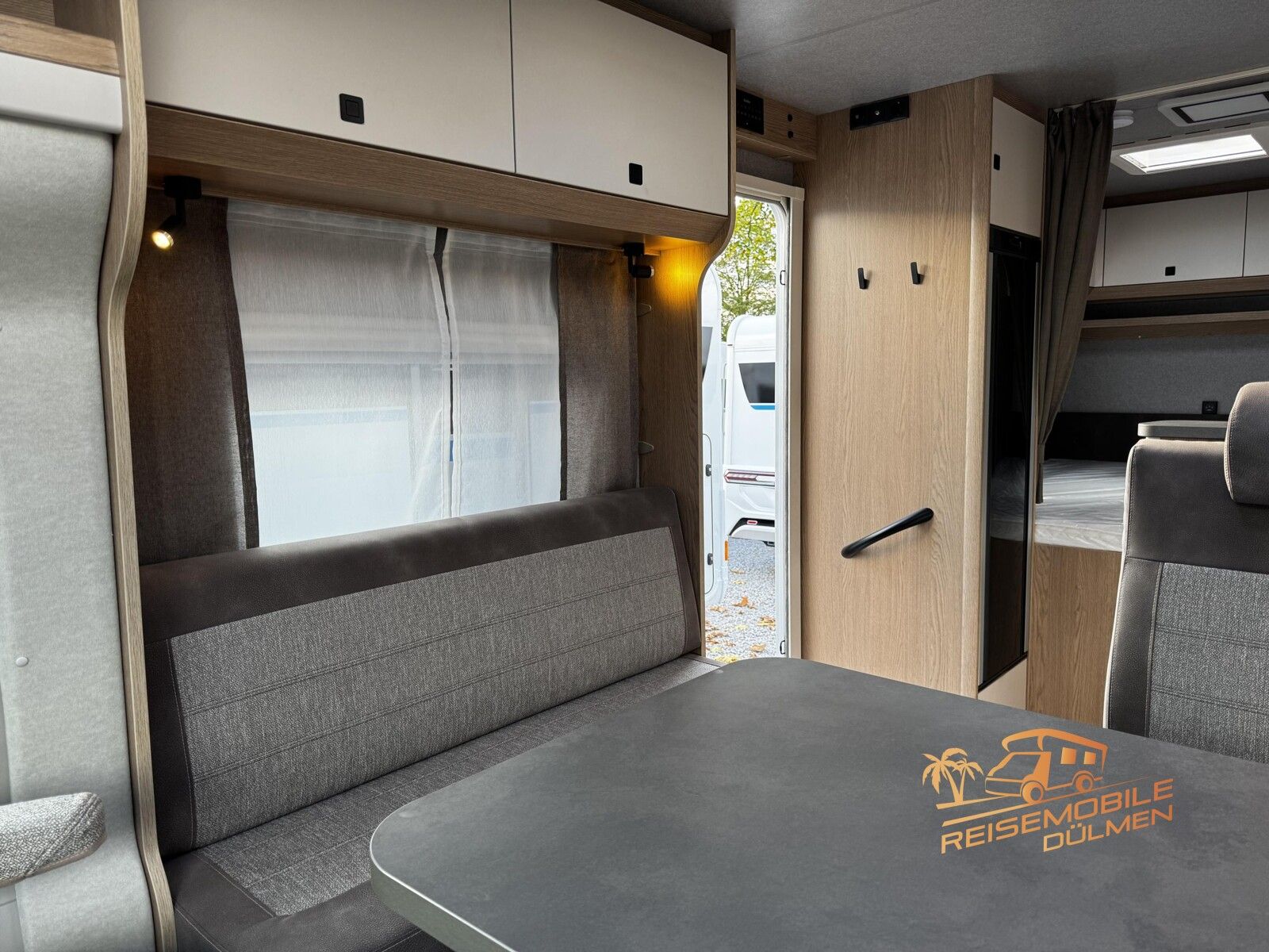 Fahrzeugabbildung Hobby OnTour T 700 F GFK Allwetter Automatik