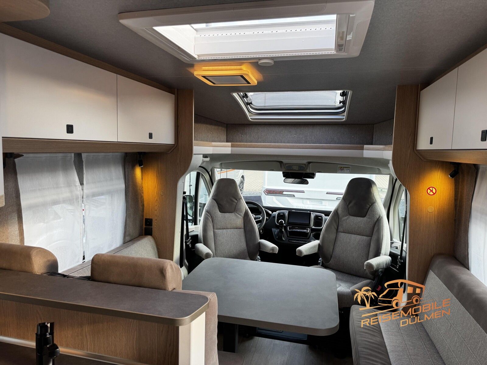 Fahrzeugabbildung Hobby OnTour T 700 F GFK Allwetter Automatik