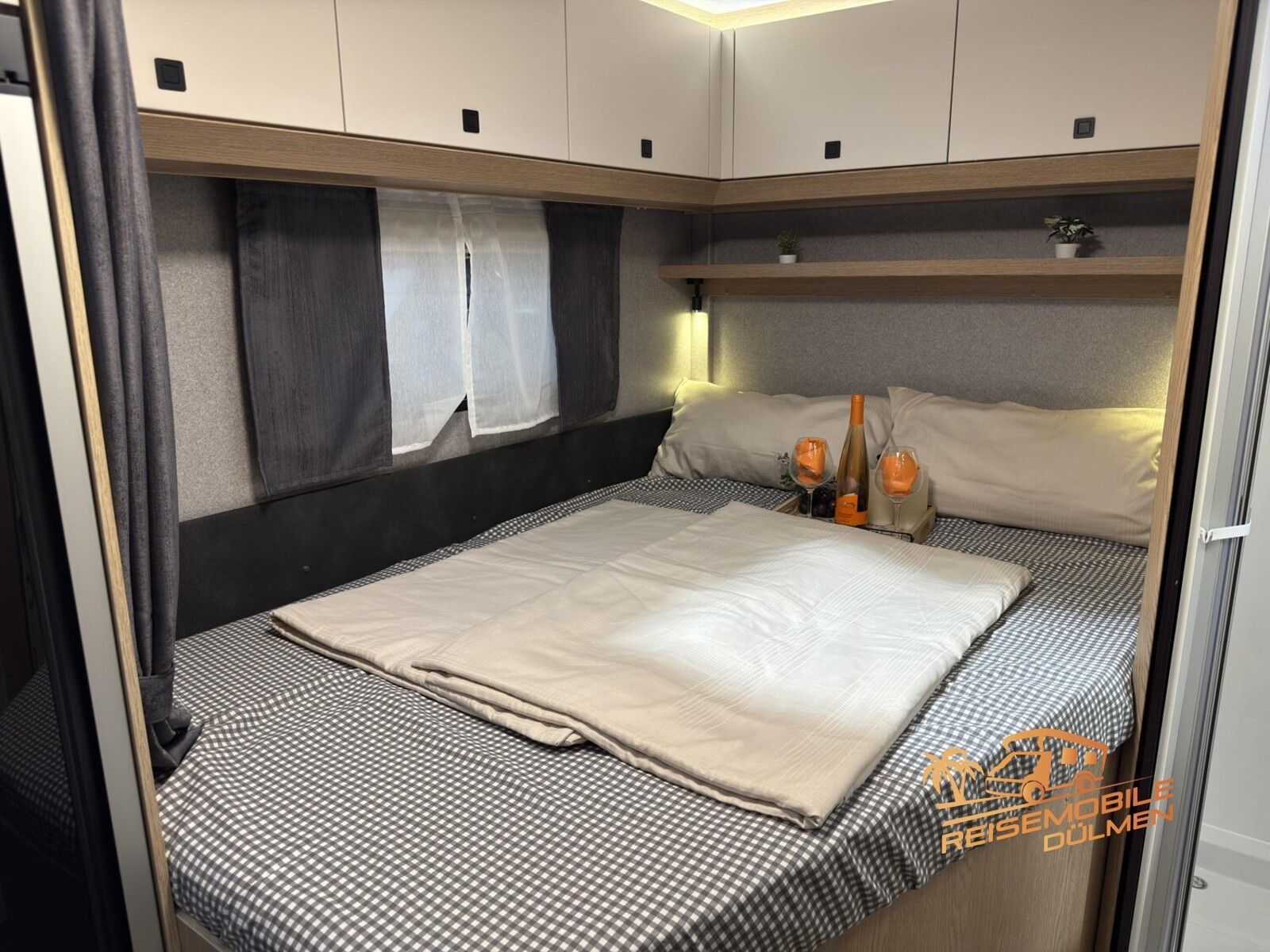 Fahrzeugabbildung Hobby OnTour T 700 F GFK Allwetter Automatik