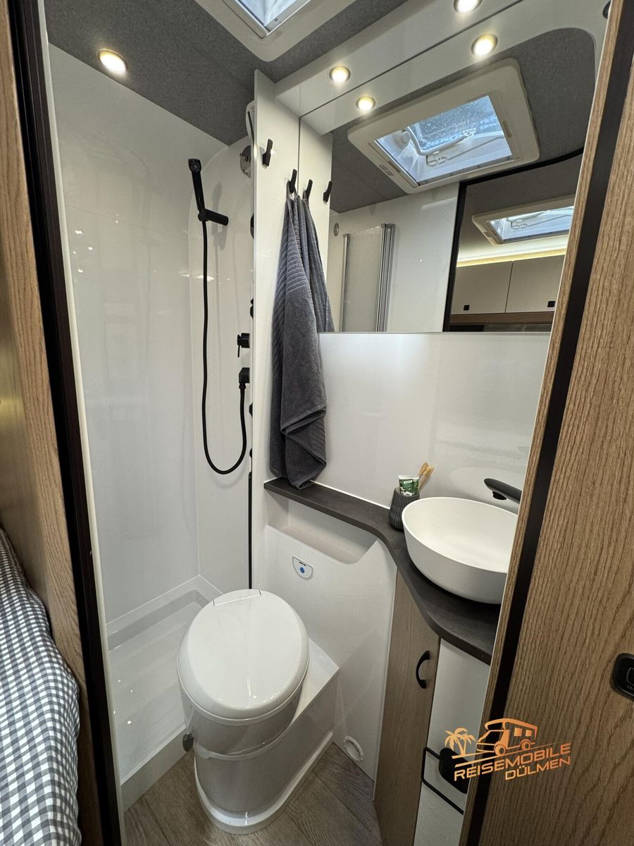 Fahrzeugabbildung Hobby OnTour T 700 F GFK Allwetter Automatik