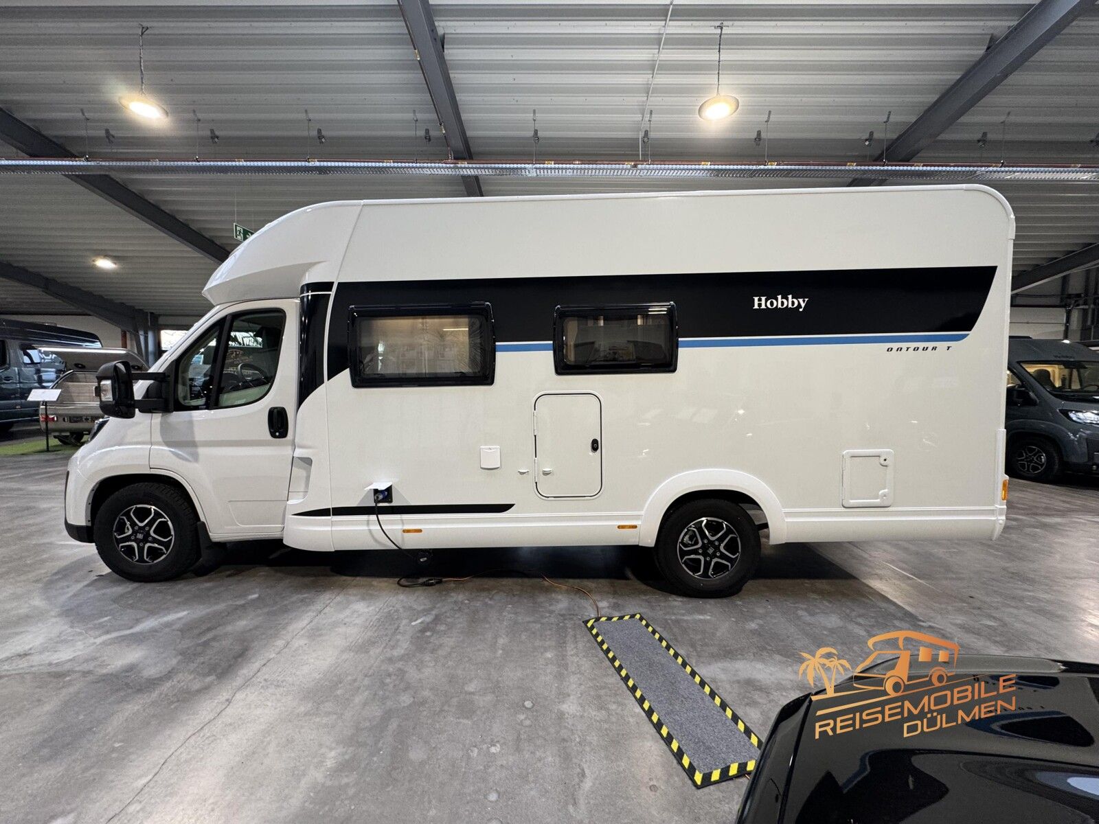 Fahrzeugabbildung Hobby OnTour T 700 F GFK Allwetter Automatik