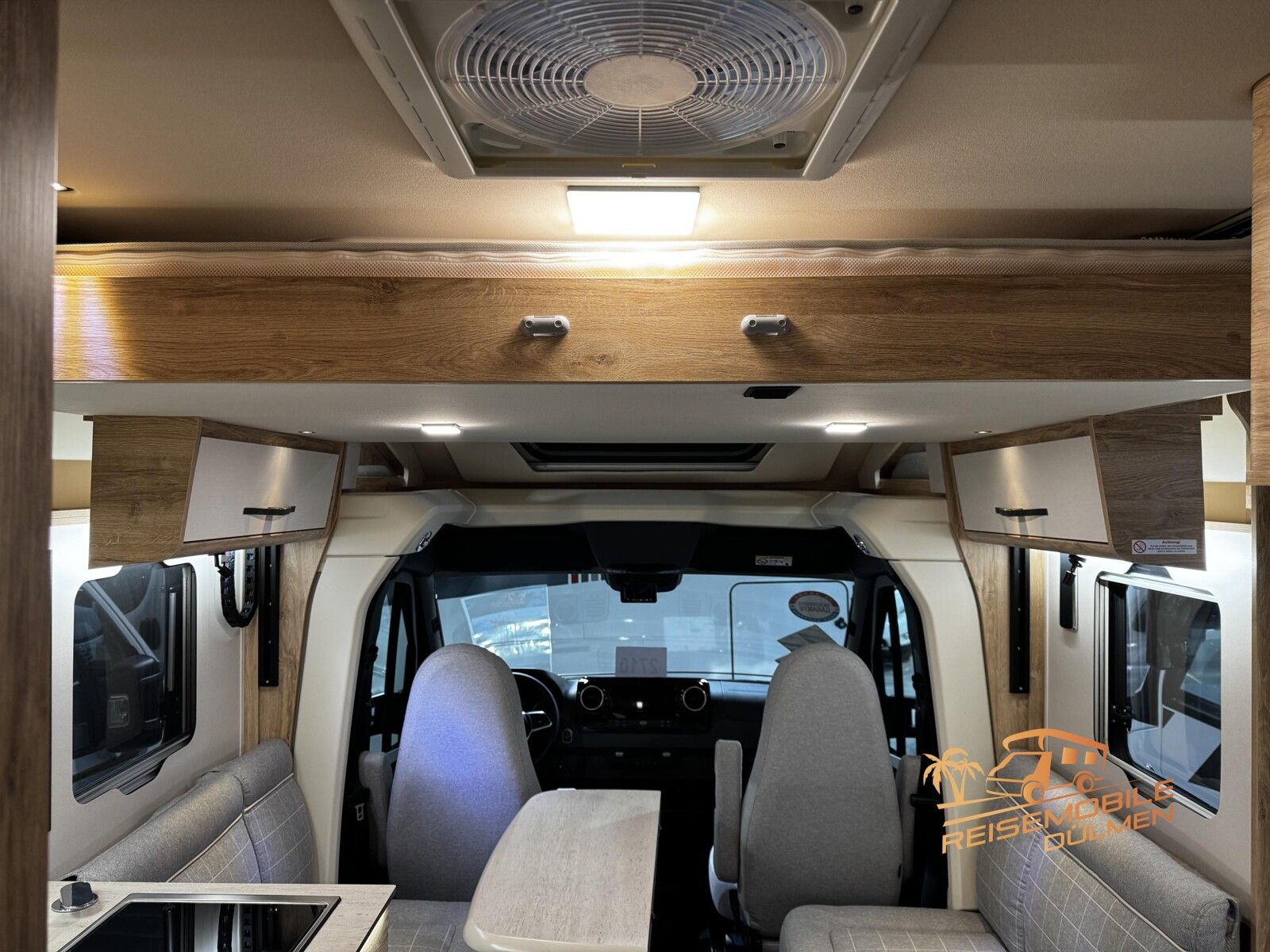 Fahrzeugabbildung Eura Mobil Profila T 726 EF Comfort 3xMondial Backofen RFK