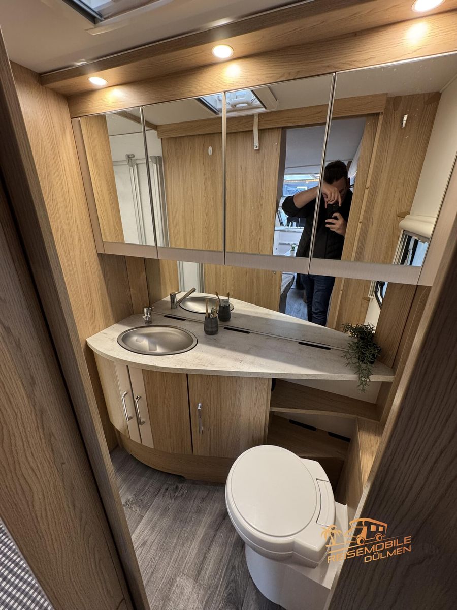 Fahrzeugabbildung LMC Vivo 580 D Exclusiv Moover Markise  Luxus Paket
