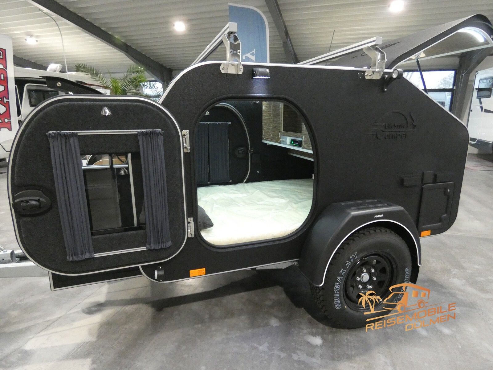 Fahrzeugabbildung Andere LifeStyle Camper X-Line AHK Dachreling Außendus