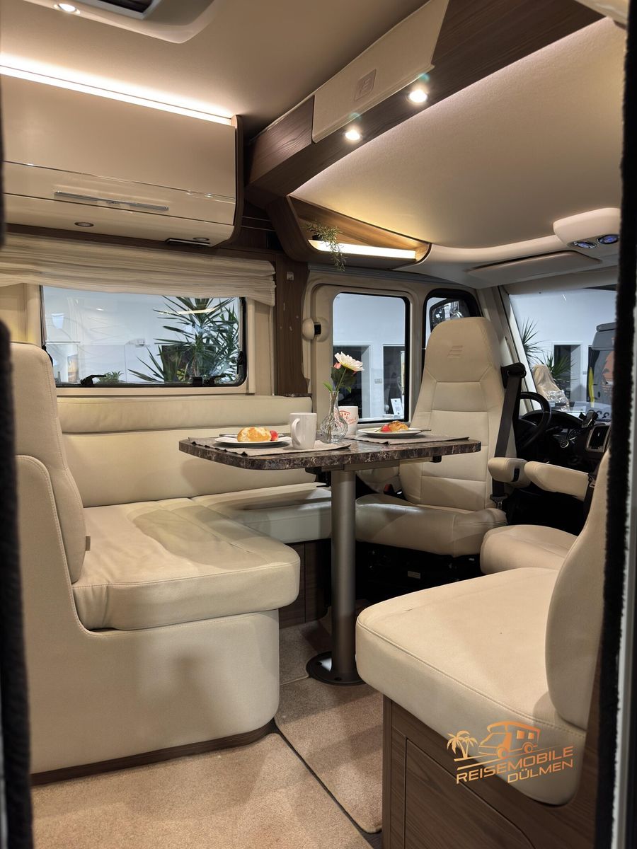 Fahrzeugabbildung HYMER / ERIBA / HYMERCAR B-Klasse SL 704 Hubstützen Solar Lithium SAT TV
