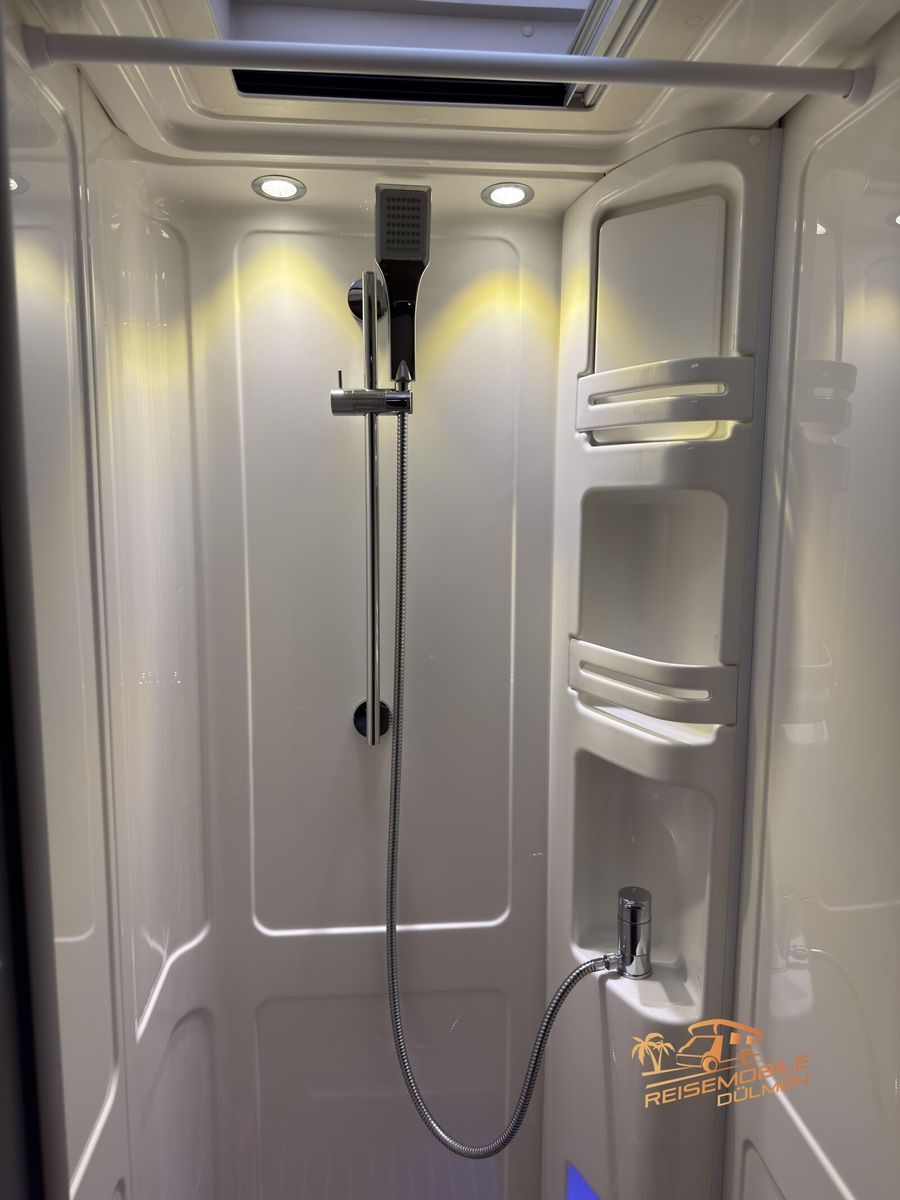 Fahrzeugabbildung HYMER / ERIBA / HYMERCAR B-Klasse SL 704 Hubstützen Solar Lithium SAT TV