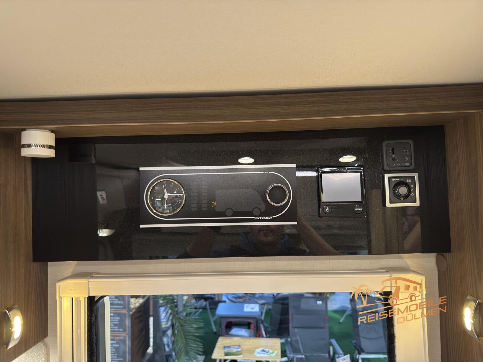 Fahrzeugabbildung HYMER / ERIBA / HYMERCAR B-Klasse SL 704 Hubstützen Solar Lithium SAT TV