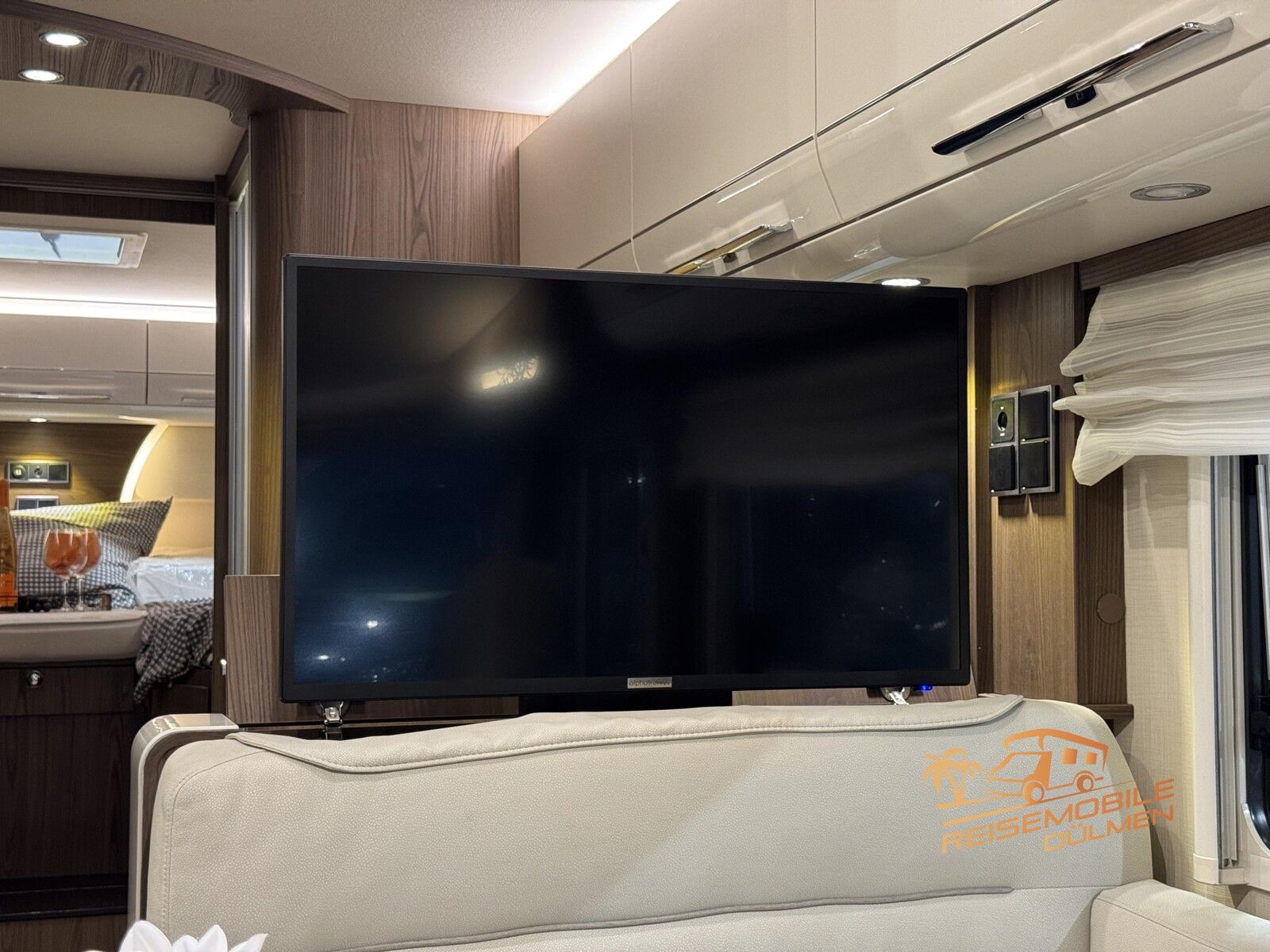 Fahrzeugabbildung HYMER / ERIBA / HYMERCAR B-Klasse SL 704 Hubstützen Solar Lithium SAT TV