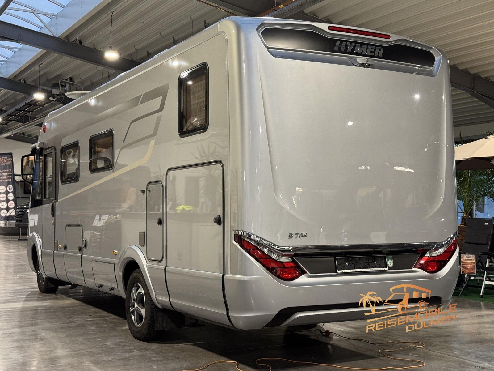 Fahrzeugabbildung HYMER / ERIBA / HYMERCAR B-Klasse SL 704 Hubstützen Solar Lithium SAT TV