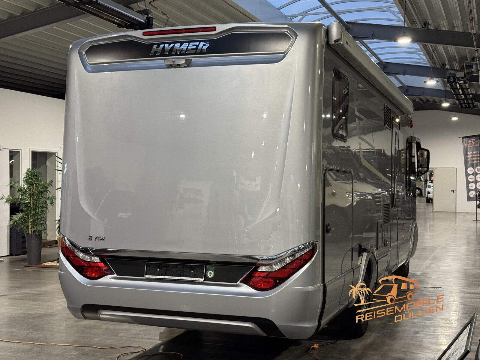 Fahrzeugabbildung HYMER / ERIBA / HYMERCAR B-Klasse SL 704 Hubstützen Solar Lithium SAT TV